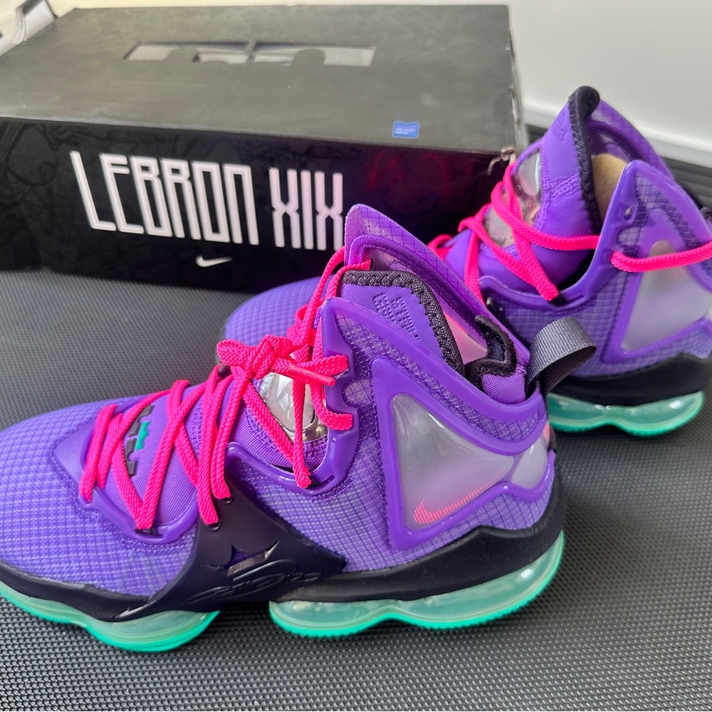Nike LeBron 19 DJ Bron